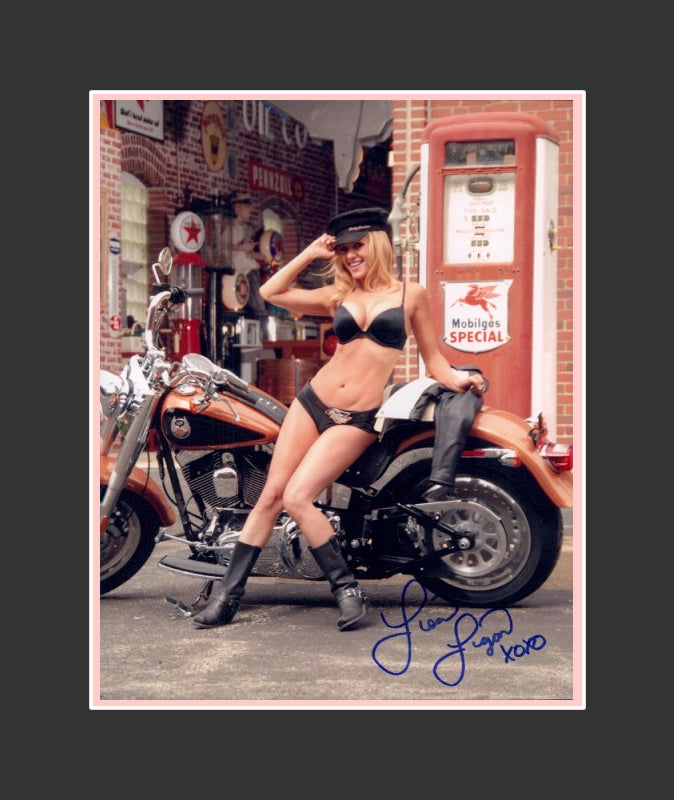 Lisa Ligon Autograph | Benchwarmer Model | Choreographer | Model