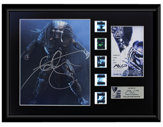 Ian Whyte (Scar) AVP: Alien vs. Predator Autographed Display