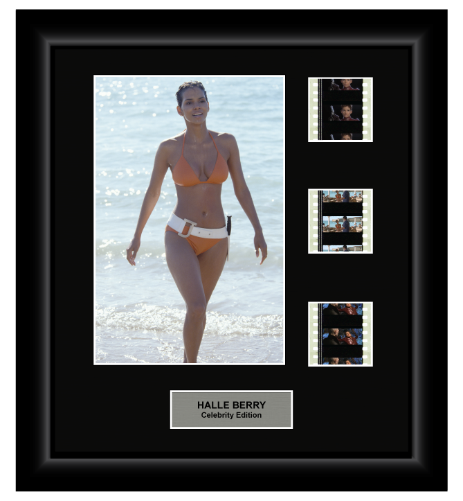 Halle Berry (James Bond) - 3 Cell Display