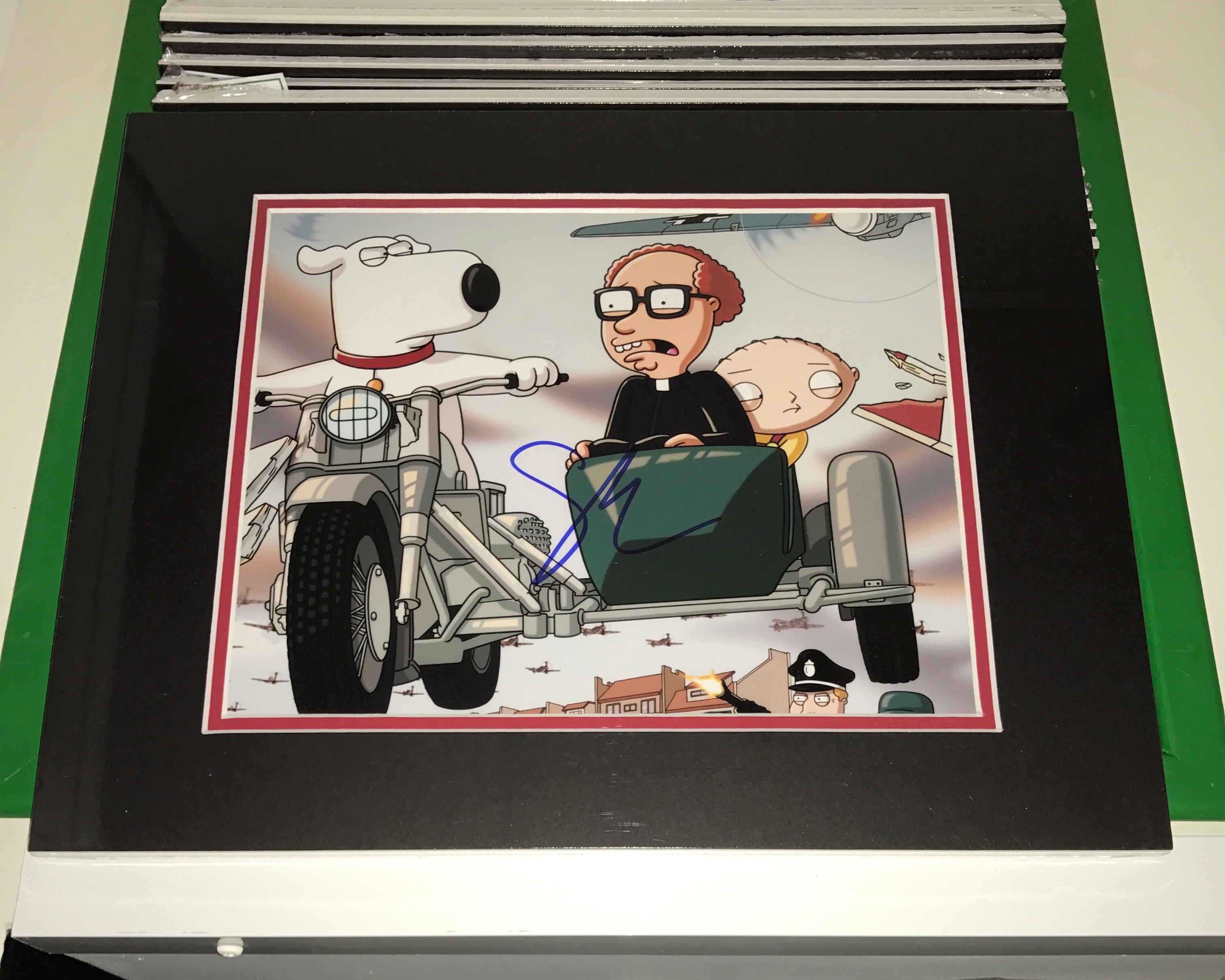 Seth MacFarlene Autograph | Family Guy: The Road to Germany