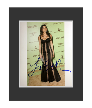 Lake Bell | Autographed 8x10 Photo