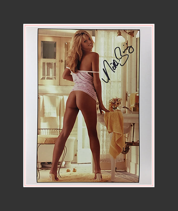 Nikki Ziering Autograph | Playboy Playmate of the Month September 1997